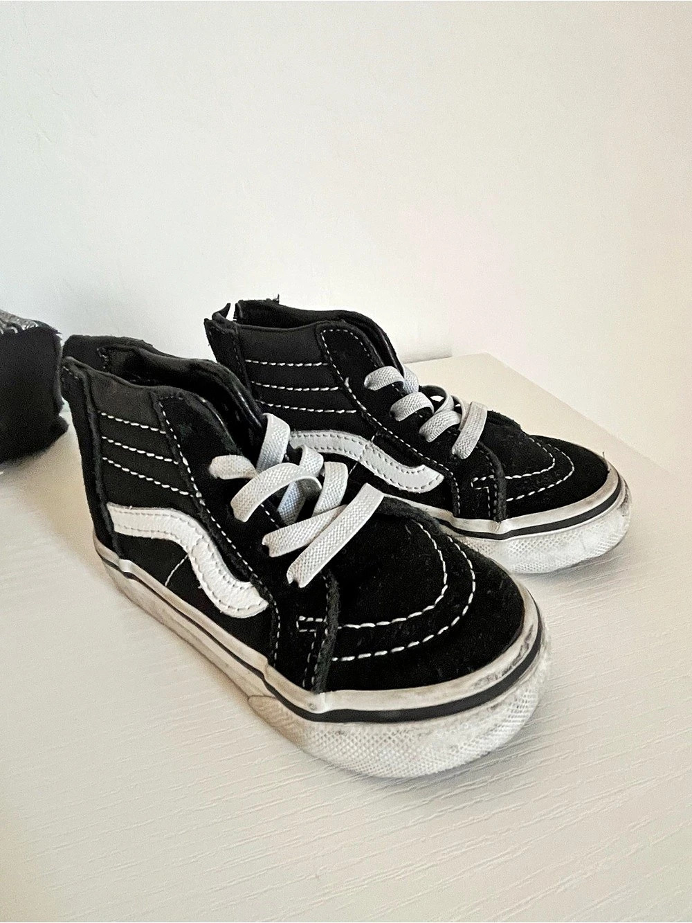 Vans Sk8-Hi Kids High Top Sneakers Black White Boys US 6c